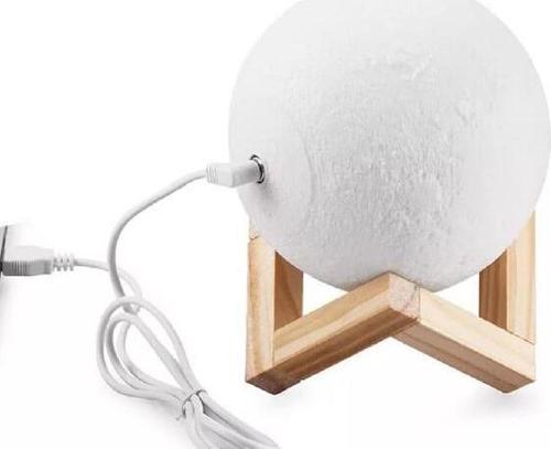 Yerküre Ld 18cm Şarj Edelibilen Gece Ay Lambası Ahşap Standlı