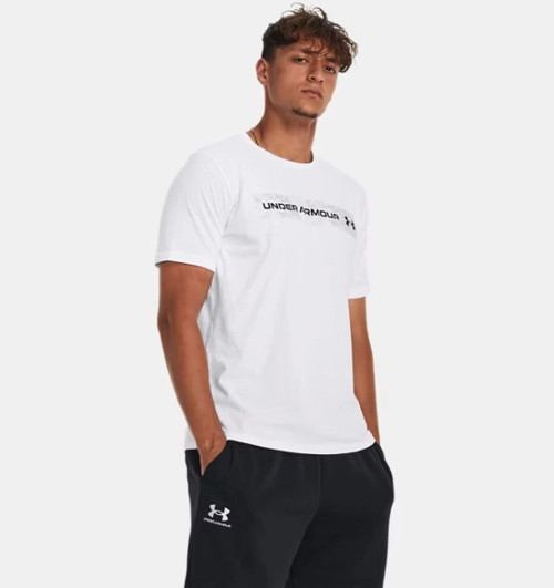 Ua Camo Chest Stripe Erkek T-Shirt 1376830-100