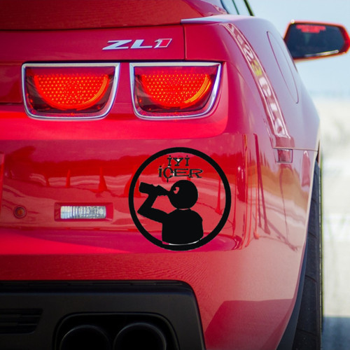 İyi İçer Yazılı Oto Sticker Siyah 20*20 Cm