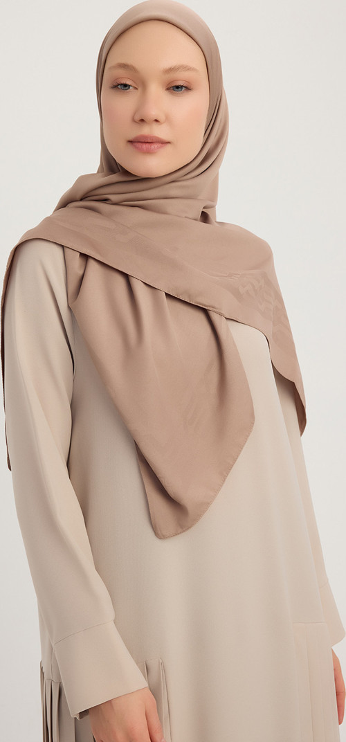 A1121 Mat Saten Pano Jakarlı Eşarp 110x110cm - Vizon