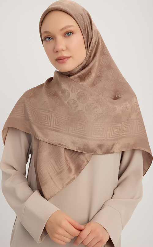 A1111 Jakarlı Parlak Saten Eşarp 110x110cm - Vizon