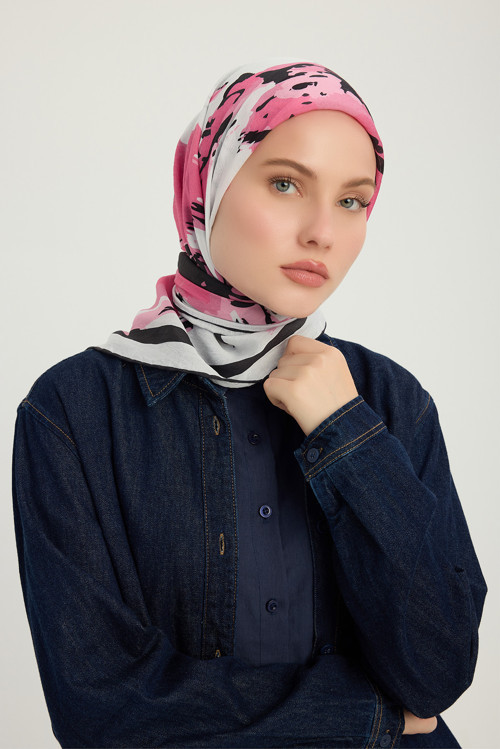 Özgür Fırçalar - Pembe - Vierra Desenli Viskon Eşarp - 90x90 Cm