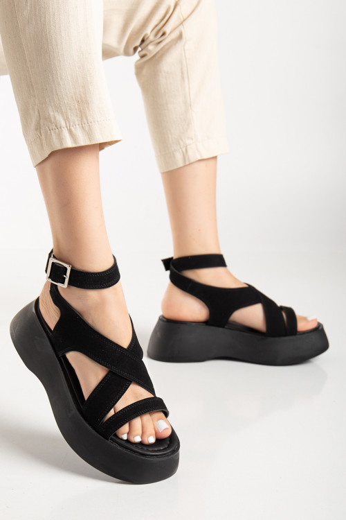 Kadın 5 cm Topuk hafif taban dolgulu sandalet