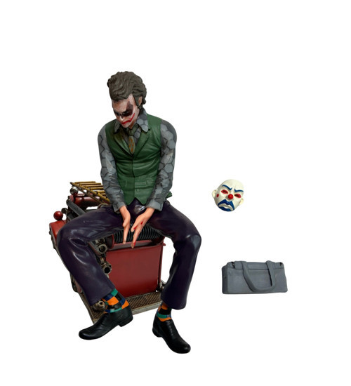 Oturan Joker 15 Cm Figür