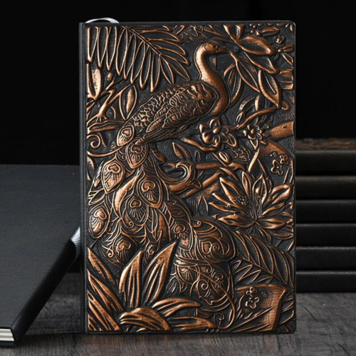 Hediyelik Tavus Kuşu Kabartmalı Deri Defter 3D