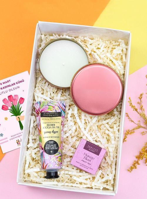 Eyüp Sabri Tuncer El Ve Vücut Kremi & Teashop Bitki Çayı & Pembe Metal Kutulu Mum Kadına Hediye Seti