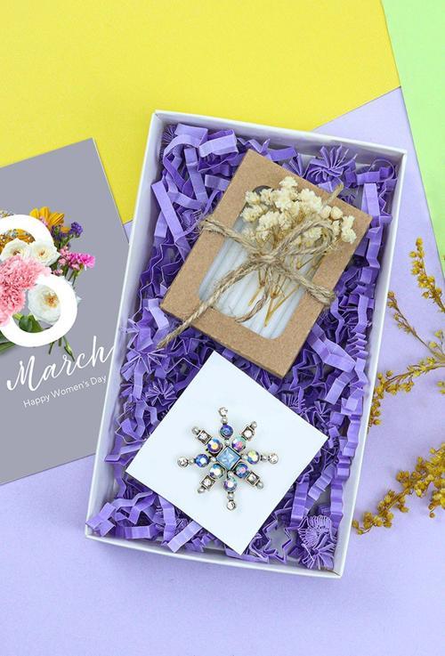 Özel Kutulu Mini Sabun & Kar Tanesi Model Broş Hediye Seti