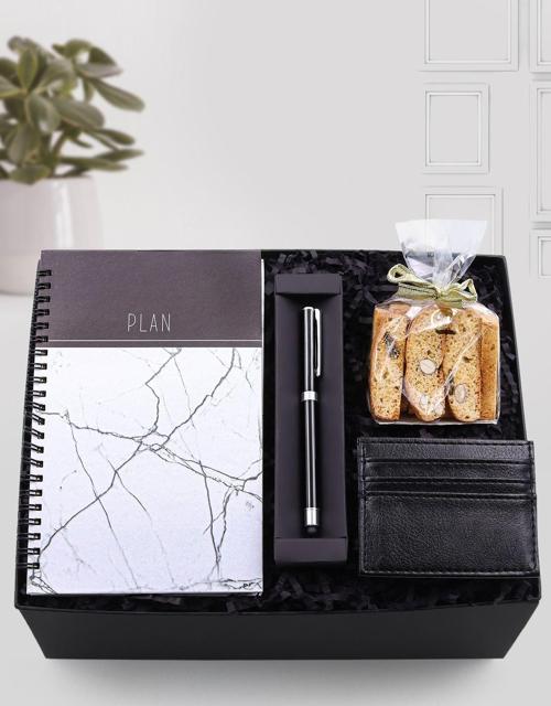 Beyaz Mermer Defter & Siyah Touch Pen Kalem & Siyah Kartlık & Bademli Kurabiye Hediye Seti