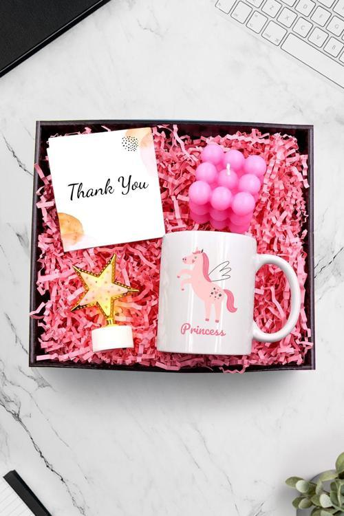 Tasarımlı Kupa & Mini Yıldız Led Işık & Pembe Bubble Mum Hediye Seti