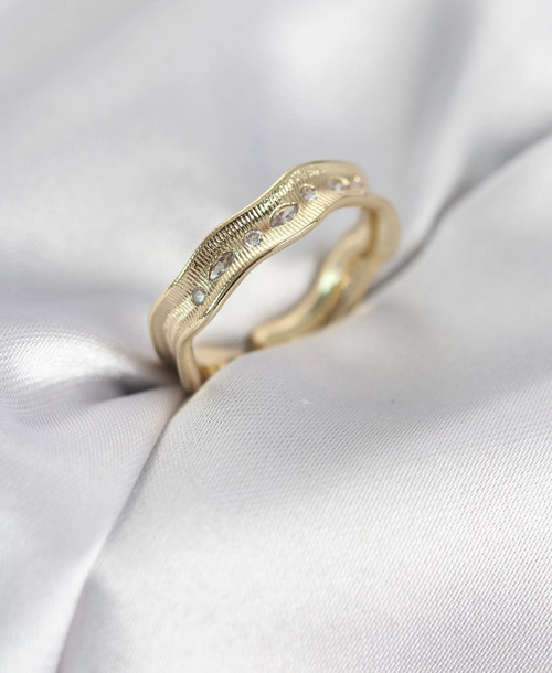Gold Renk Su Damlası Model Zirkon Taşlı Kadın Yüzük