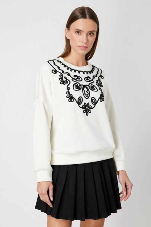 Kadın Yakası İşlemeli Ekru Sweatshirt 66357