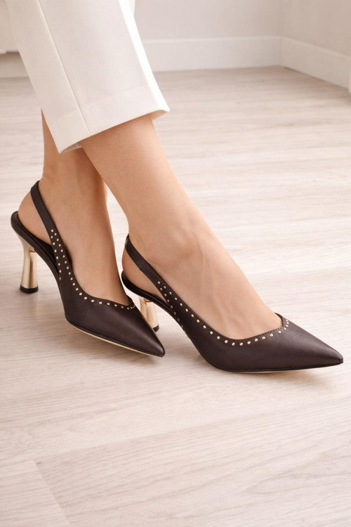 Kadın Sivri Burun Zımbalı Slingback İnce Topuk Ayakkabı