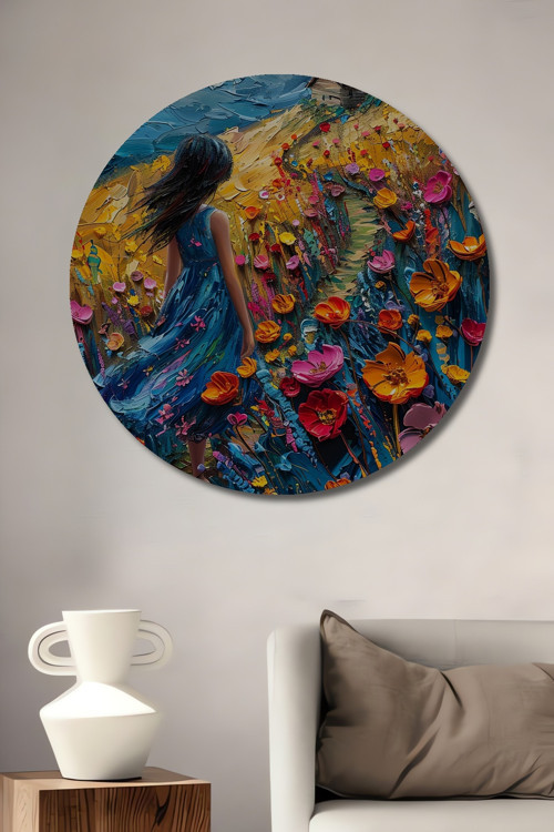 Mavi Elbiseli Kadın Çiçek Tarlası Yağlı Boya Görünümlü Ahşap Dekoratif Tablo Yuvarlak Duvar Tablosu