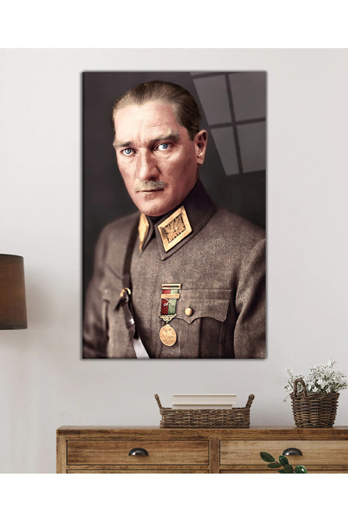 Üniformalı Mustafa Kemal Atatürk Portresi Cam Tablo Temperli Ve Rodajlı Dayanıklı Cam