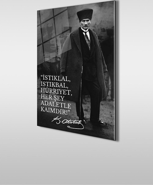 Atatürk Özel Tasarım 4 Siyah Beyaz Dikey Cam Tablo