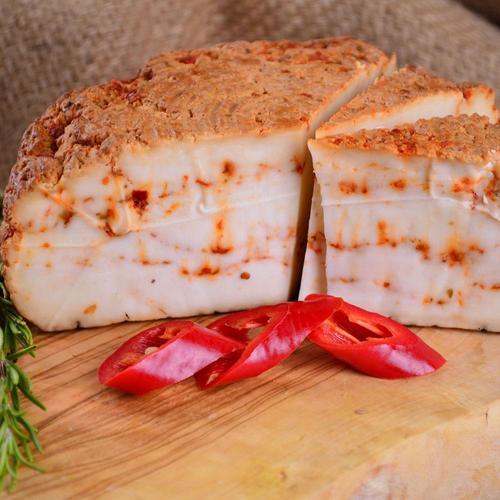 İsli Çerkez Peyniri Pulbiberli 500 g ℮