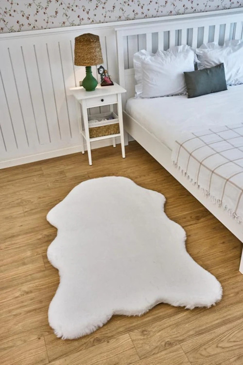 Palma Beyaz Peluş Post Şekilli Halı
