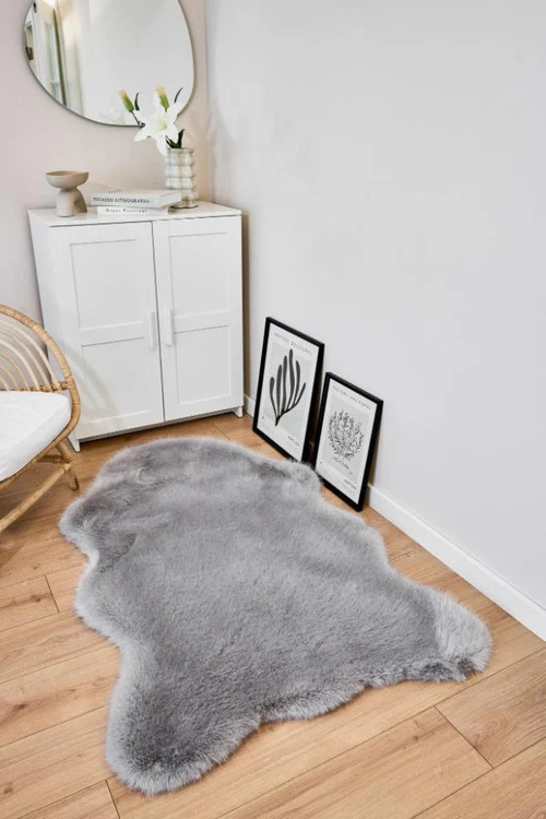 Apex Reiki Gri Peluş Post Şekilli Halı