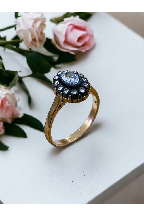 Oval Kesim Zirkon Taşlı Yüzük