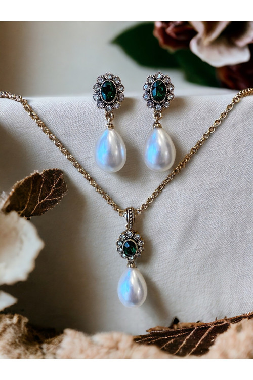 Zümrüt Yeşil Oval Kristal Taşlı Mayorka İnci Kolye ve Mayorka İnci Küpe Seti