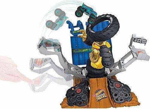 Monster Trucks Arena'da Şampiyonluk Mücadelesi HPN71