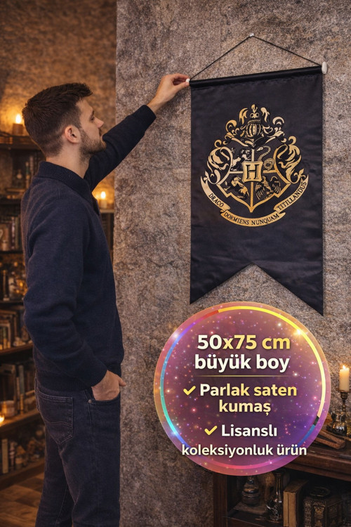 Harry Potter Hogwarts Büyük Flama 50x75 cm Saten Kırlangıç Kesim Lisanslı Duvar Bayrağı
