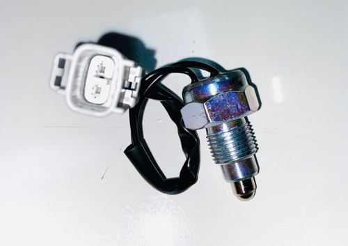 GERİ VİTES MÜŞÜRÜ TOYOTA AVENSİS / CARİNA / CORONA 1998-2002