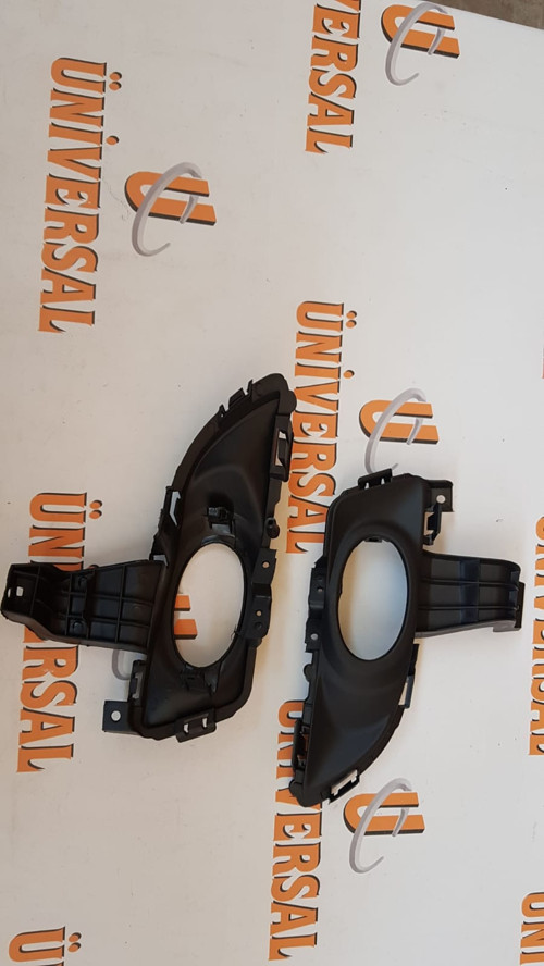 SİS KAPAĞI ÇERÇEVESİMAZDA 3 2003-2008 SAĞ (SİSLİ)