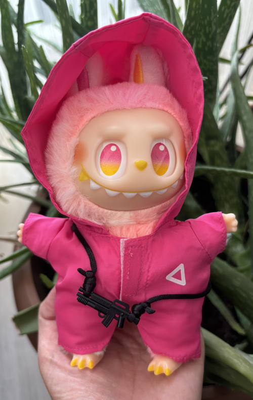 Squid Game Labubu Kıyafeti ve Aksesuar (Bebek dahil değildir)