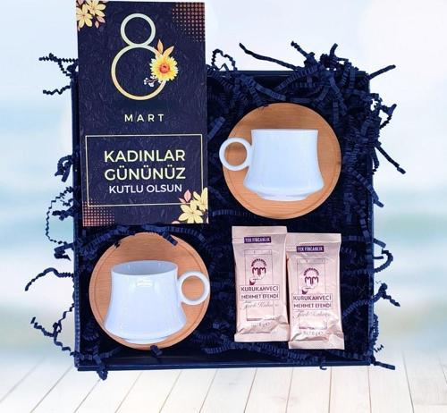Kadınlar Gününe Özel Kahve Seti Hediye Sepeti