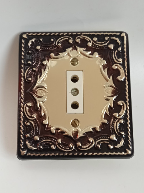 Sultan 1980’ler Vintage Topraksız Priz - Antika Sıva Altı Düz Priz - Victorian Stil Altın Varaklı Retro Elektrik Aksesuarı