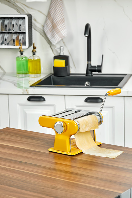 3 Fonksiyonlu Hamur Erişte Makarna Kesme Makinesi Sarı CKR3847