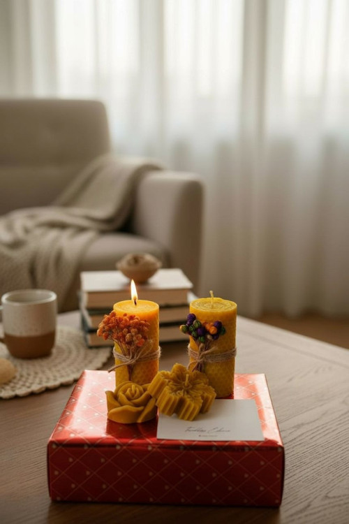 Kartanesi ve Gül Figürlü Sarma Balmumu Mum Set