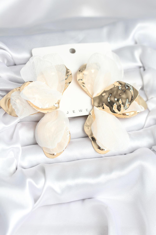 Pirinç Gold Renk Beyaz Tüllü Lotus Kadın Küpe - Tj-Bkp11373