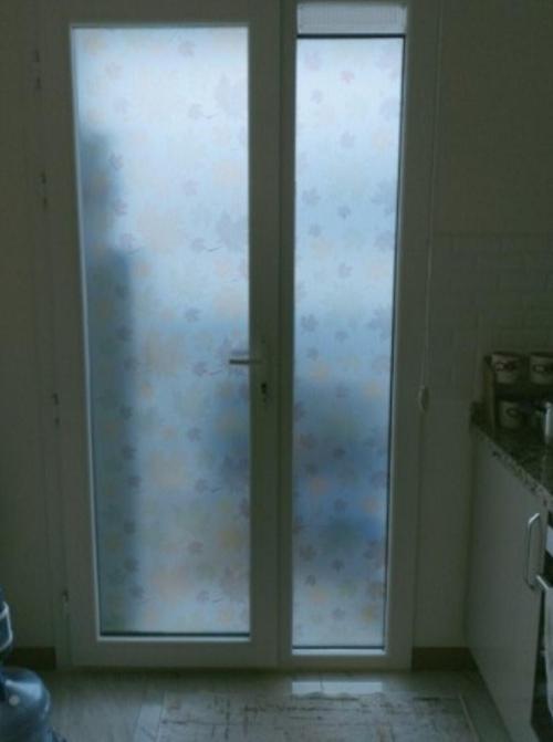 Yaprak Desenli Cam Kaplama - Elektrostatik Elektriklenme Ile Yapışkansız Tutunan Statik Akıllı Kağıt