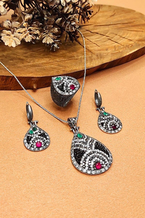 Kadın 925 Ayar Gümüş Set Zirkon Taşlı Kolye Küpe Yüzük AKS-2059
