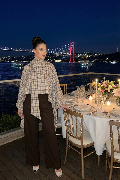 Ekoseli Pamuklu Oversize Fit Fular Yakalı Bayan Panço 6925472 BEJ