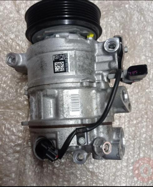 Klima Kompresörü A4-A5-A6-A7-Q7-Touareg Claa-Cdud-Cgqb-Czvd-Dpyd 17> 4M0820803L