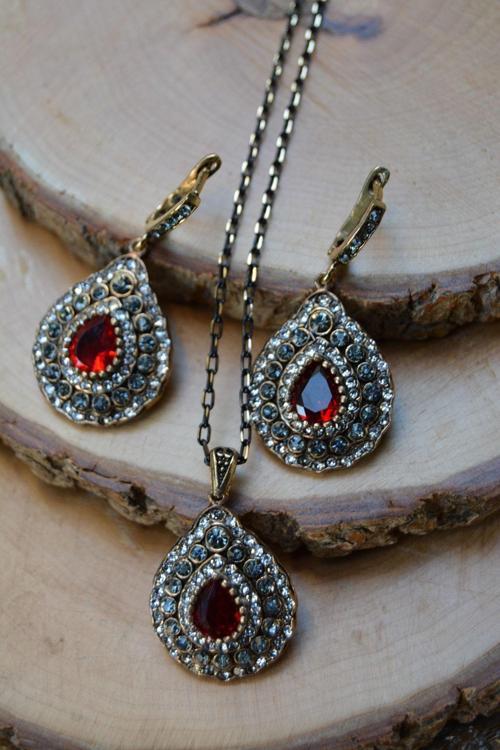 Jewellery Kök Yakut Ve Zirkon Taşlı Kolye Kırımız Bordo