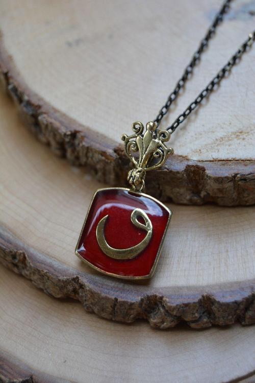 Jewellery Vav Harfli Bayan Bronz Kolye Bordo
