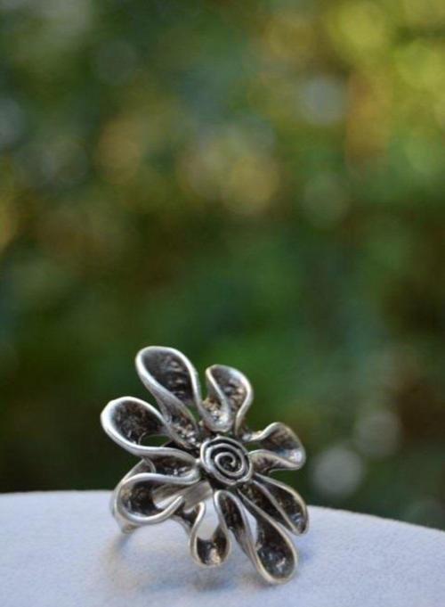 Kadın Çiçek Figür Kadın Ayarlanabilir Yüzük Big Daisy Model Türk Malı Üretim Gümüş