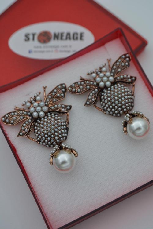 Zirkon Ve Incili Arı Küpe Bronz