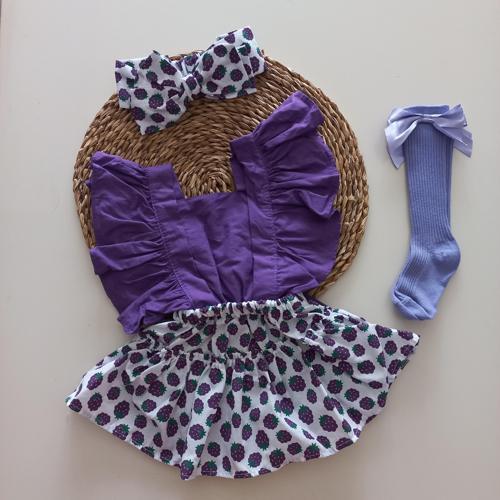 Kız Bebek Böğürtlen Desenli Fırfırlı Salopet Bandana Fiyonklu Lila Çorap Takımı