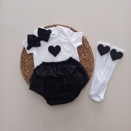 Kız Bebek Siyah Kalp Fırfır Şort Etek Bodyli Çorap Takımı