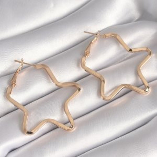 Pirinç Gold Renk Yıldız Model Kadın Küpe