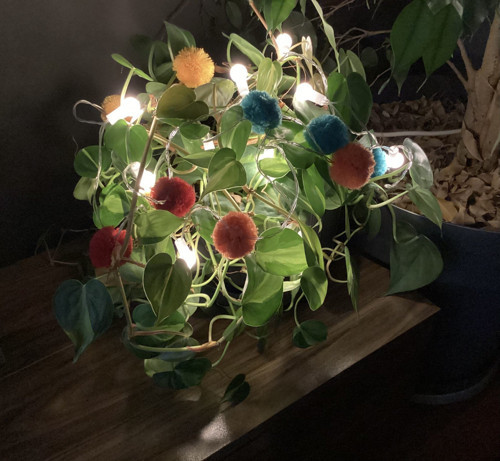 Ponpon Berry Light Dekoratif Led Işık Zinciri Renkli Ponponlar