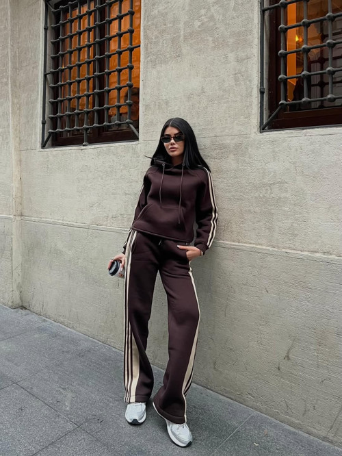 Şeritli Çıtçıtlı Paça Eşofman Takımı - Sportif İkili Takım