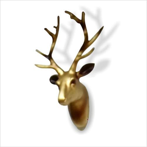 Yemek Masası Şömine Tv Televizyon Kapı Yanı Banyo Duvarı Üstüne Boynuzlu Ren Geyiği Geyik Başı Büstü