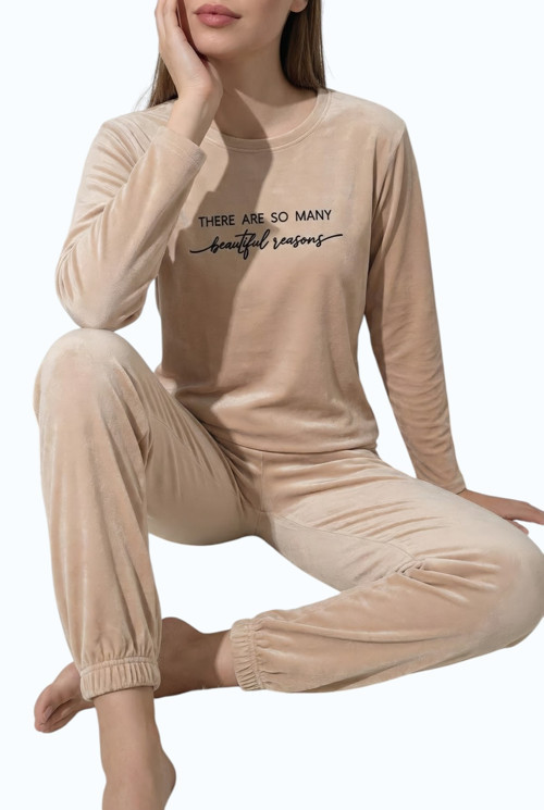 Yazı Detaylı Kadife Uzun Kollu Kadın Pijama Takımı