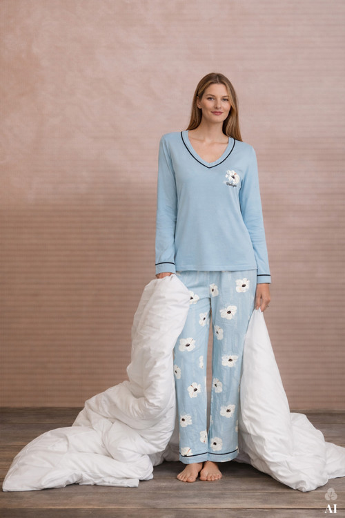 Kadın V Yaka Çiçek Desenli Ara Biyeli Uzun Kollu Pamuklu Pijama Takımı